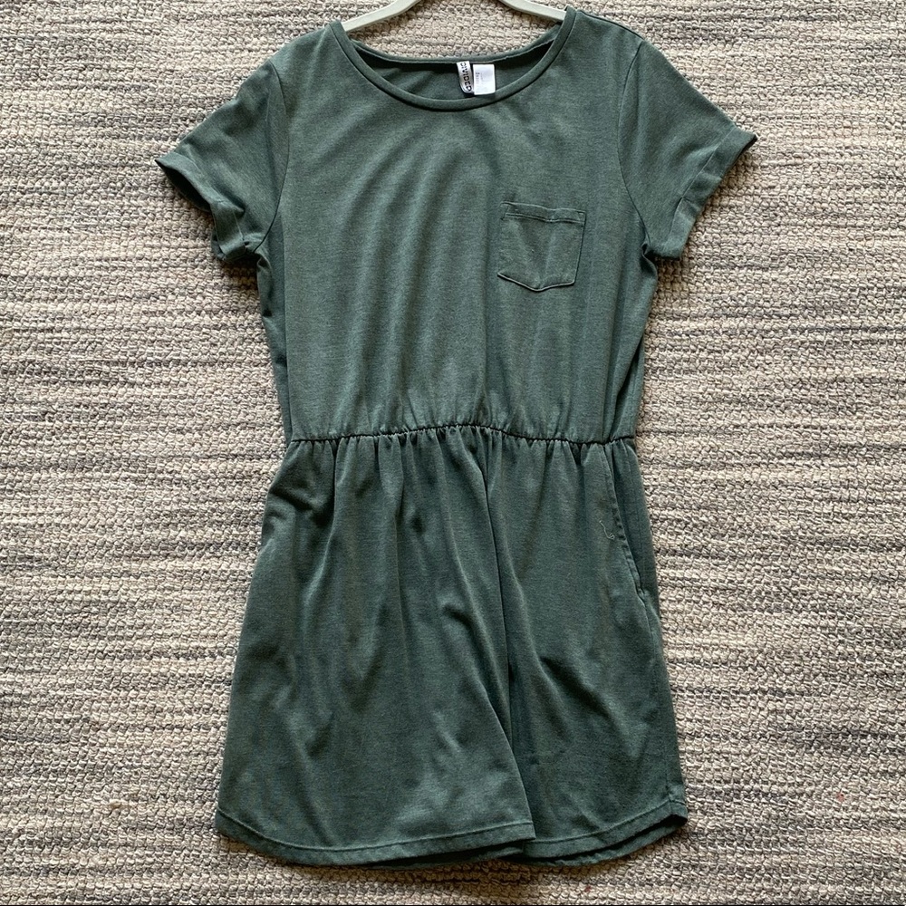 Green Divided T-Shirt Pocket Dress